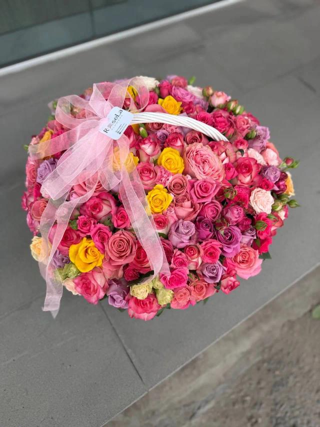 Colorful flowers in a basket | ծաղիկներ, ծաղկեպսակներ, բույսեր - առաքում Երևան