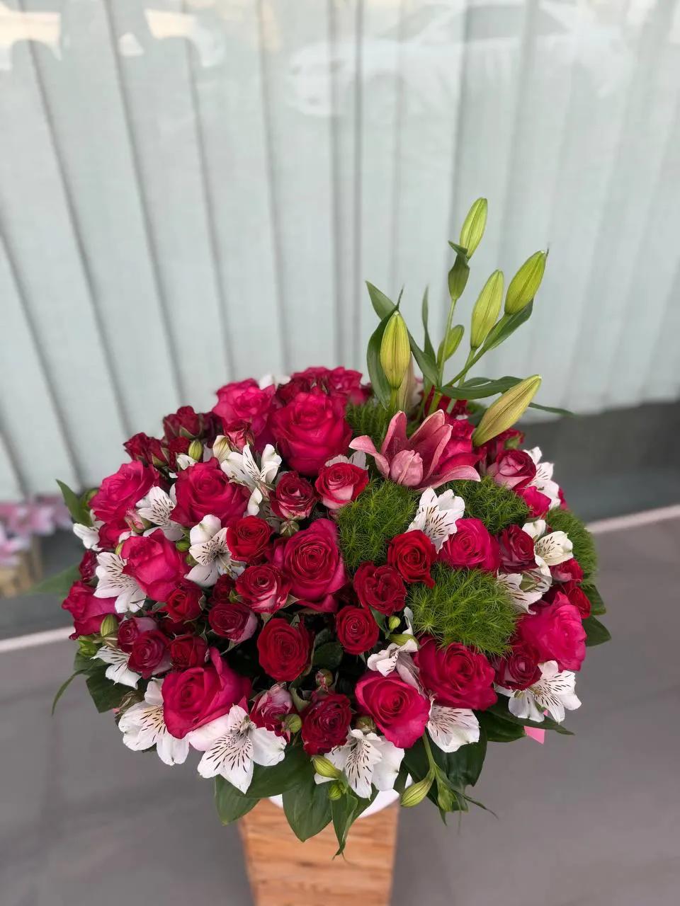 Flowers in a basket | ծաղիկներ, ծաղկեպսակներ, բույսեր Երևան
