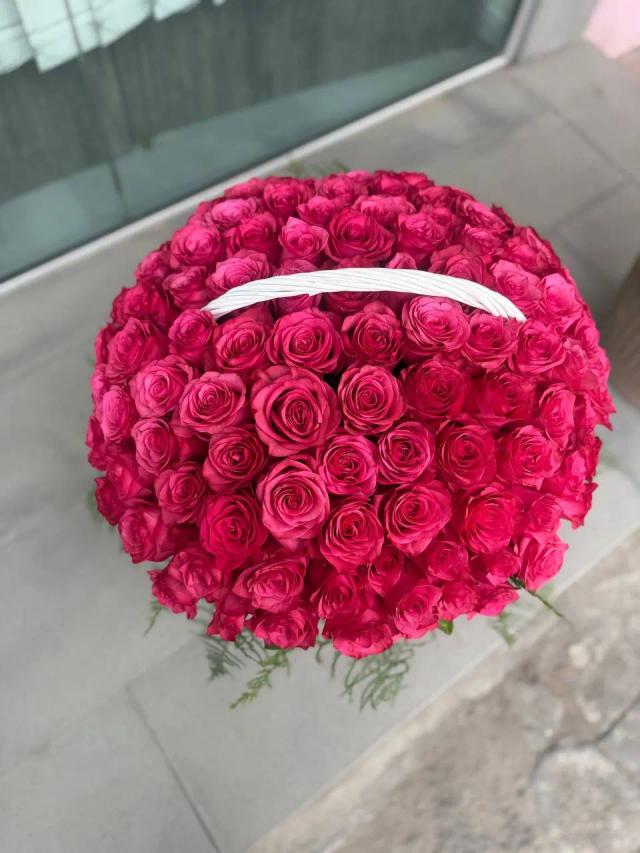 Roses in a basket | ծաղիկներ, ծաղկեպսակներ, բույսեր - առաքում Երևան