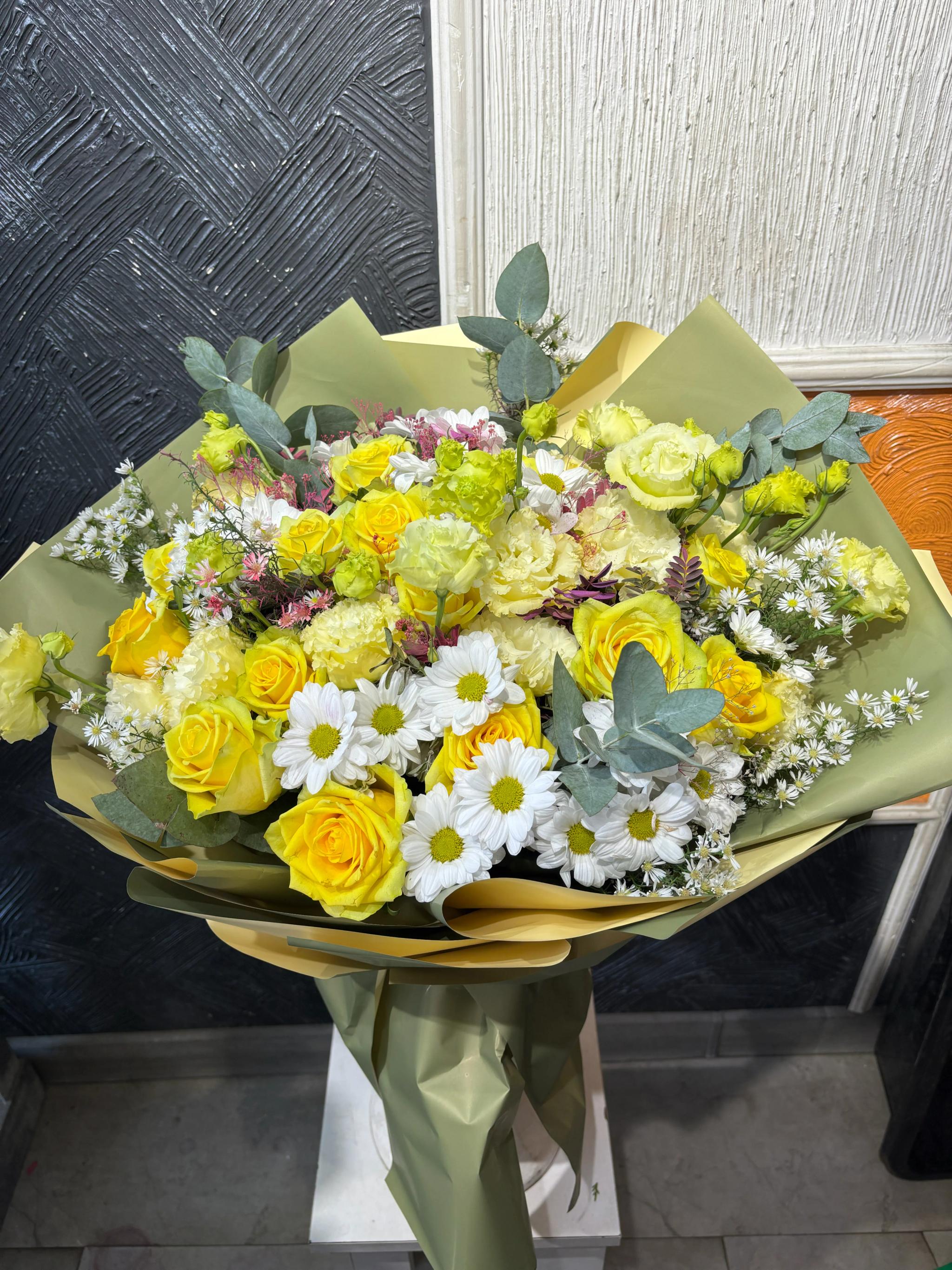 A luxurious bouquet | ծաղիկներ, ծաղկեպսակներ, բույսեր Երևան A luxurious bouquet | ծաղիկներ, ծաղկեպսակներ, բույսեր Երևան