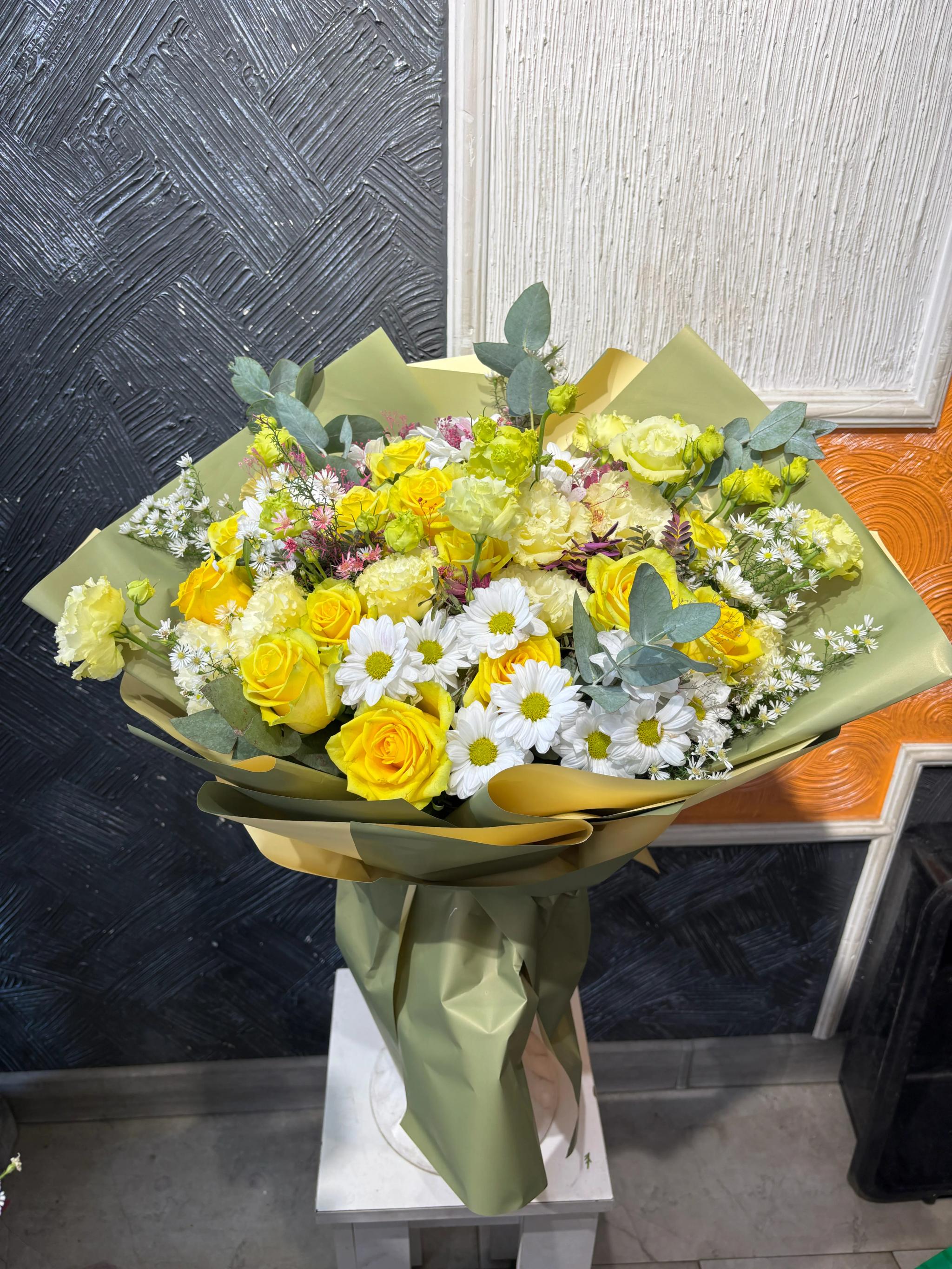 A luxurious bouquet | ծաղիկներ, ծաղկեպսակներ, բույսեր Երևան A luxurious bouquet | ծաղիկներ, ծաղկեպսակներ, բույսեր Երևան