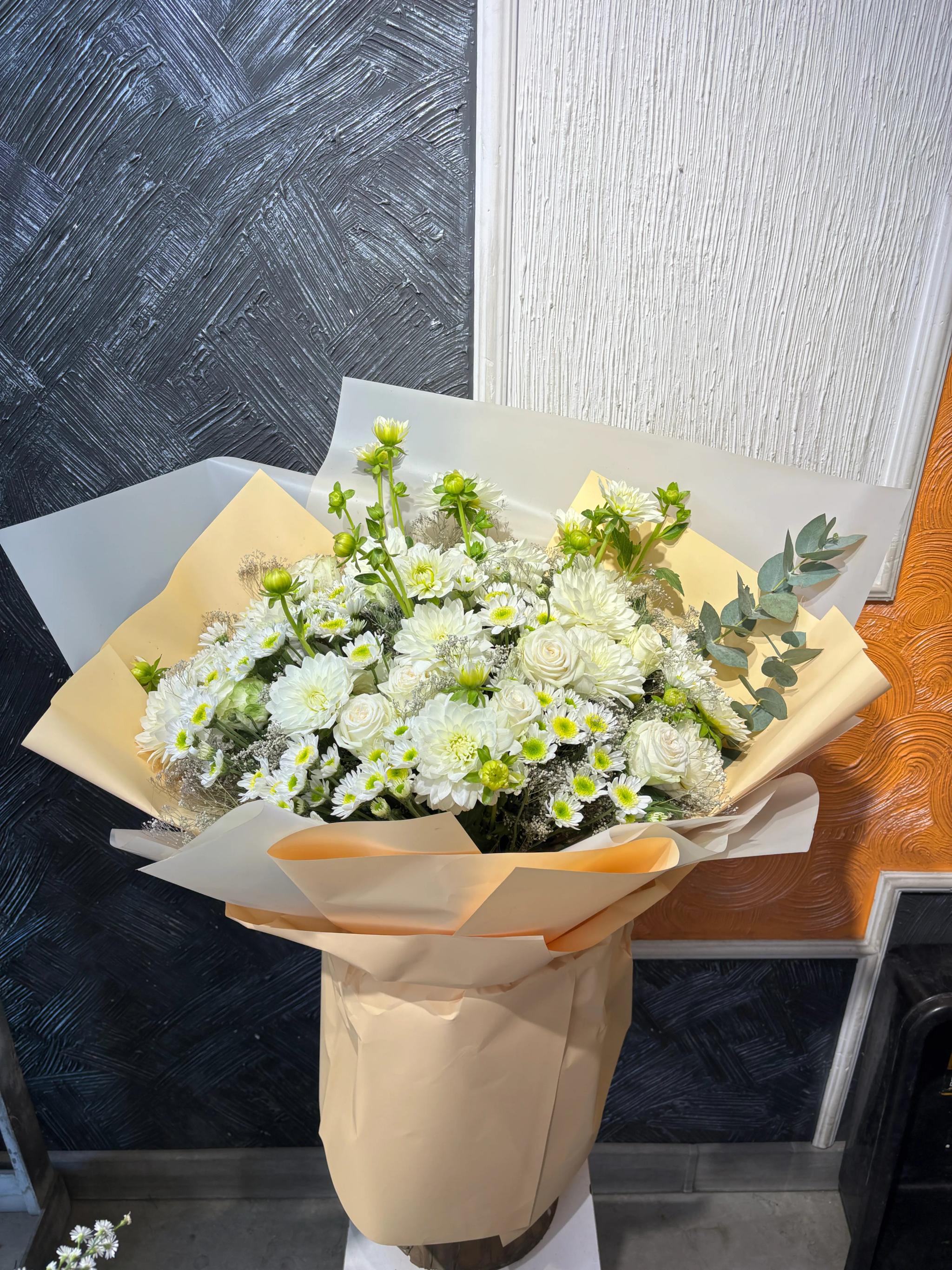 Bunch "Delicacy" | ծաղիկներ, ծաղկեպսակներ, բույսեր Երևան Bunch "Delicacy" | ծաղիկներ, ծաղկեպսակներ, բույսեր Երևան