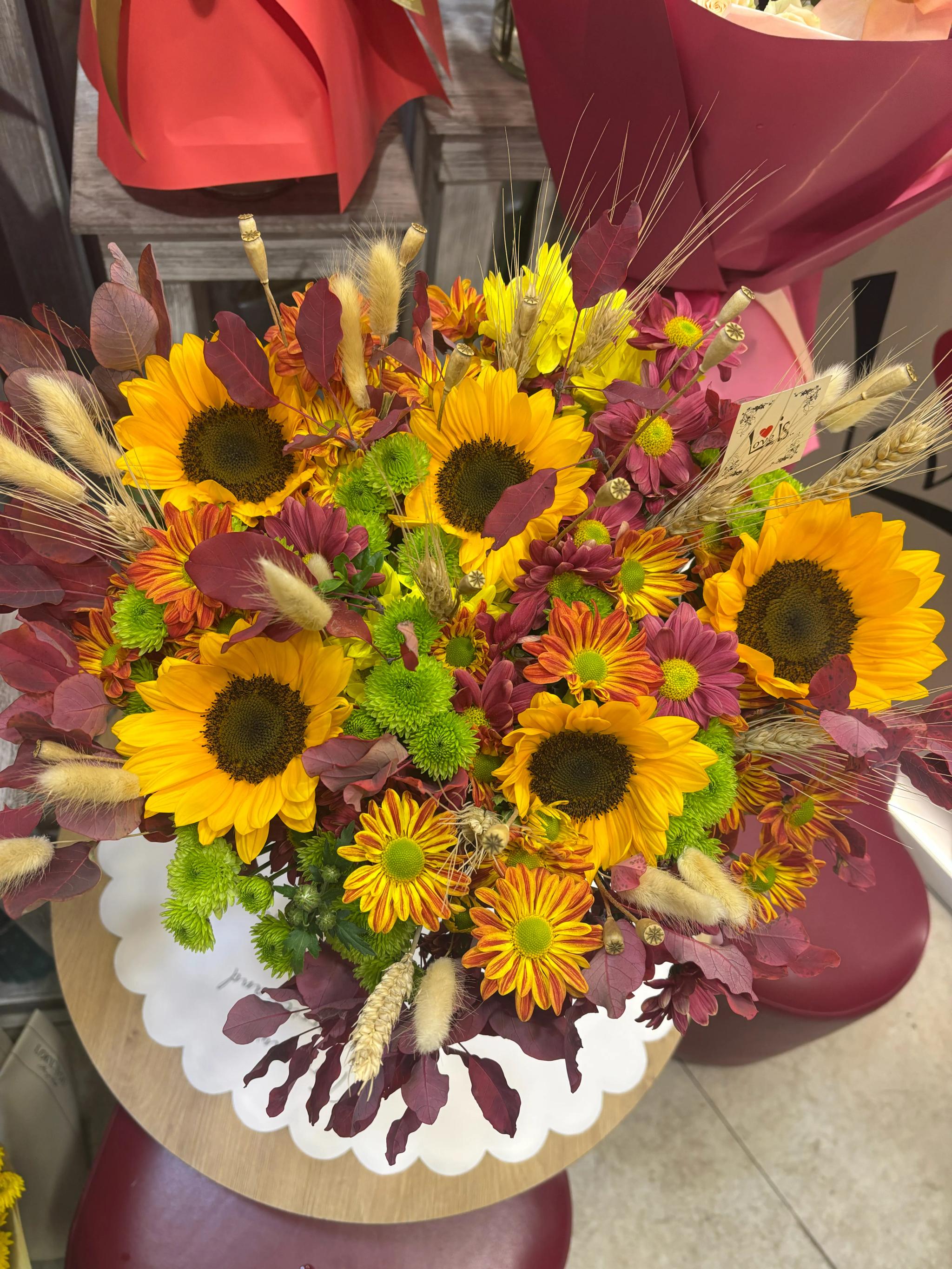 Chrysanthemums and sunflowers | ծաղիկներ, ծաղկեպսակներ, բույսեր Երևան Chrysanthemums and sunflowers | ծաղիկներ, ծաղկեպսակներ, բույսեր Երևան