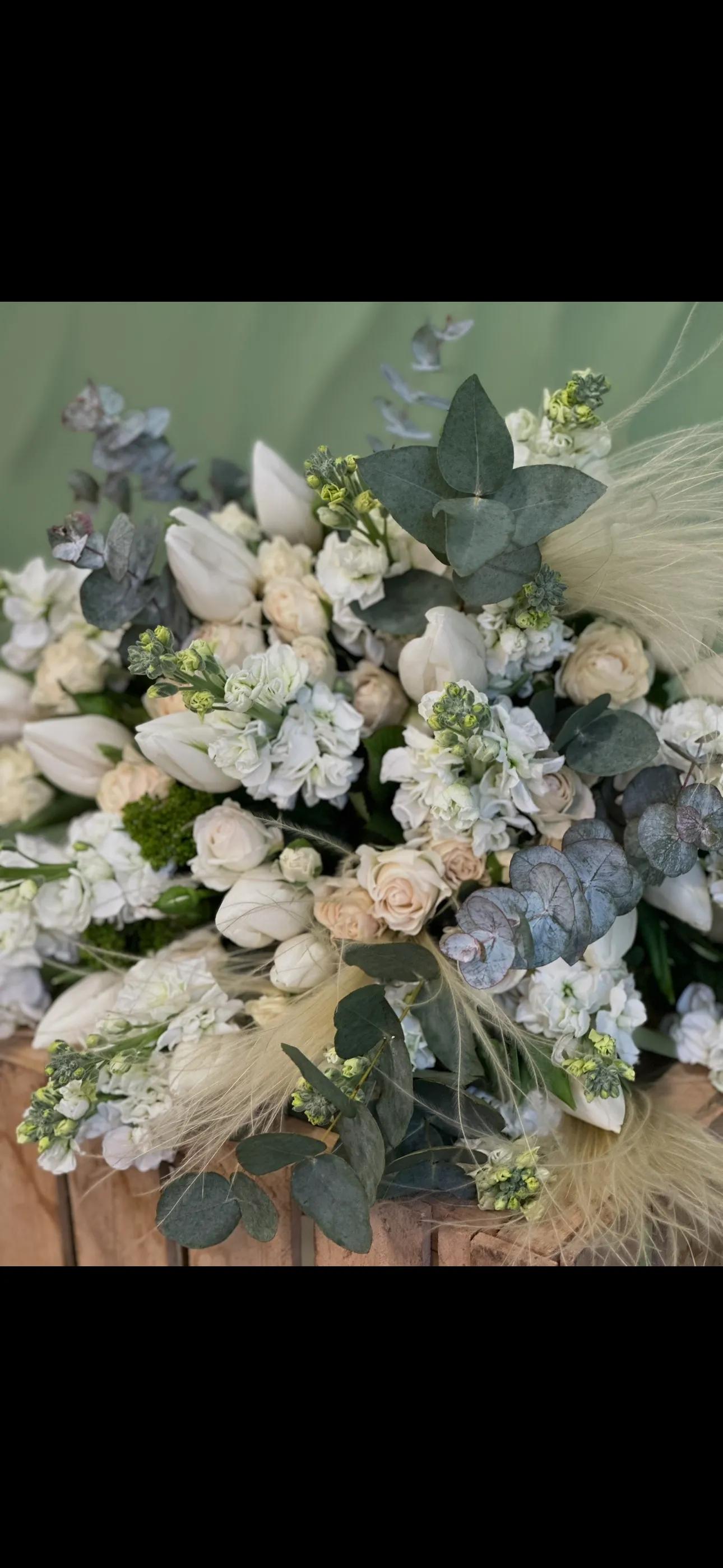 A big white bunch | ծաղիկներ, ծաղկեպսակներ, բույսեր Երևան A big white bunch | ծաղիկներ, ծաղկեպսակներ, բույսեր Երևան