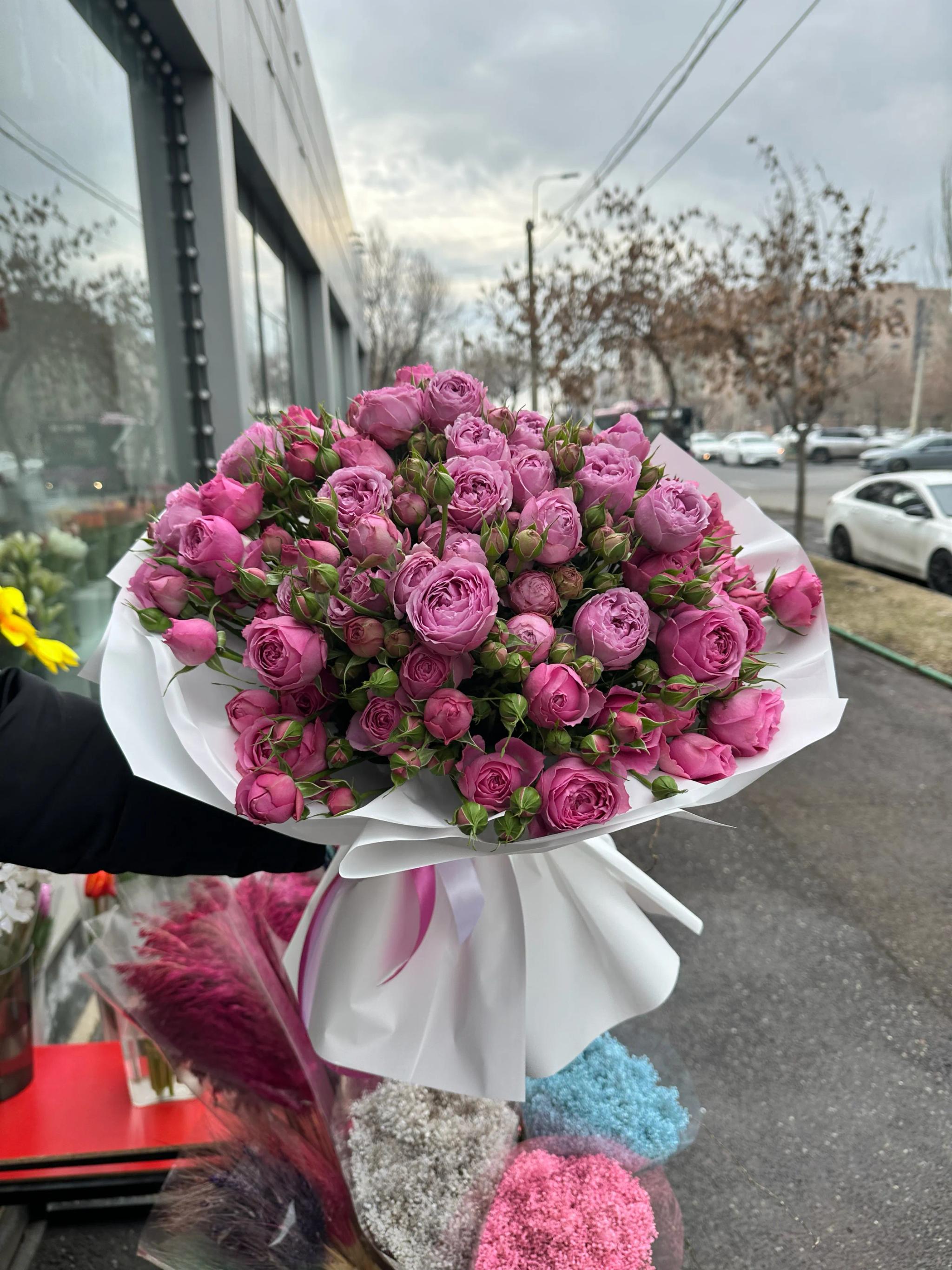 Փունջ պիոն վարդերով | ծաղիկներ, ծաղկեպսակներ, բույսեր Երևան Փունջ պիոն վարդերով | ծաղիկներ, ծաղկեպսակներ, բույսեր Երևան