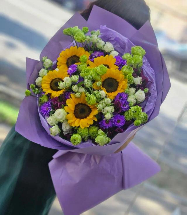 A bunch of sun | ծաղիկներ, ծաղկեպսակներ, բույսեր - առաքում Երևան A bunch of sun | ծաղիկներ, ծաղկեպսակներ, բույսեր - առաքում Երևան