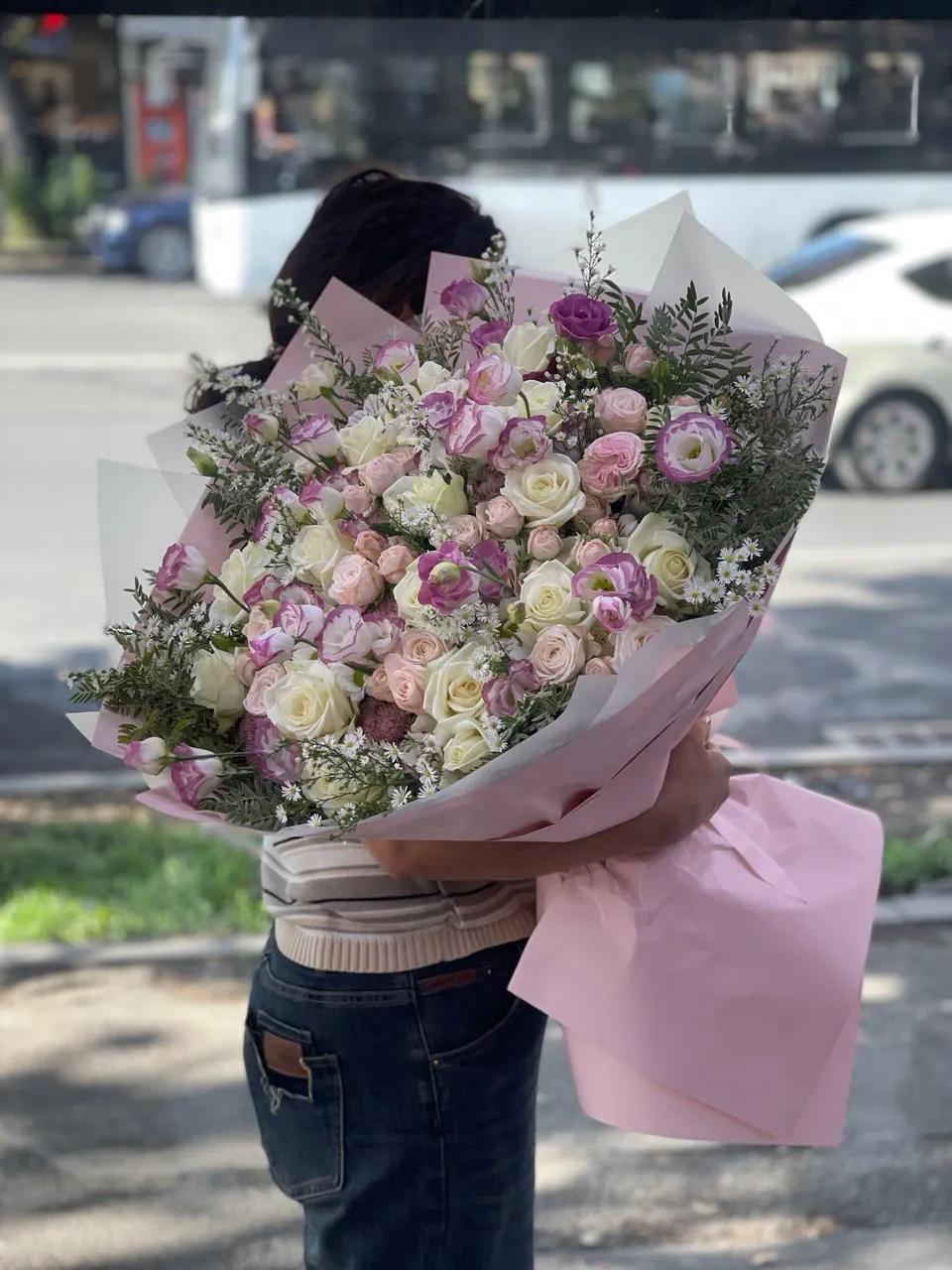 A luxurious bouquet | ծաղիկներ, ծաղկեպսակներ, բույսեր Երևան A luxurious bouquet | ծաղիկներ, ծաղկեպսակներ, բույսեր Երևան