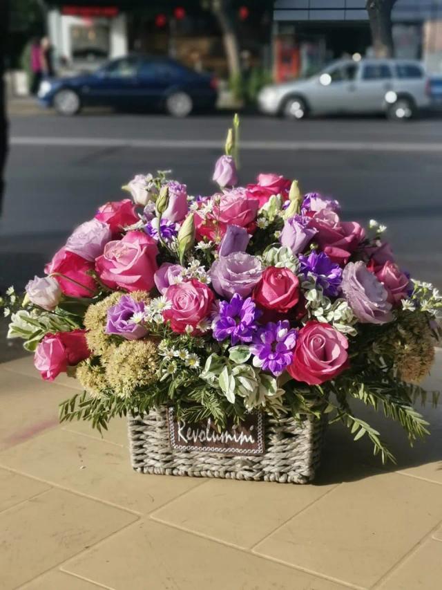 Flowers in a basket | ծաղիկներ, ծաղկեպսակներ, բույսեր - առաքում Երևան Flowers in a basket | ծաղիկներ, ծաղկեպսակներ, բույսեր - առաքում Երևան